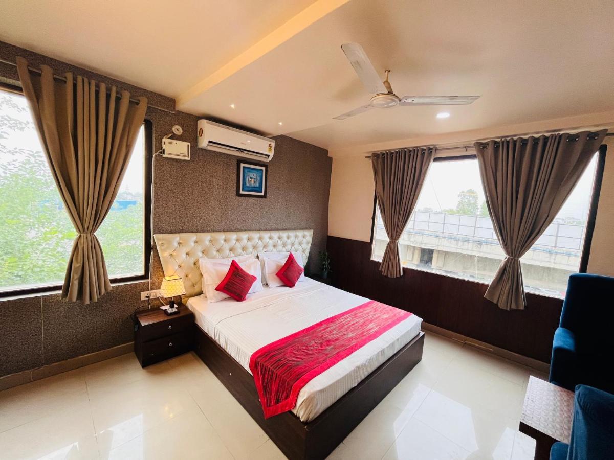 Hotel The Leaf - Gomti Nagar Lucknow Exterior foto
